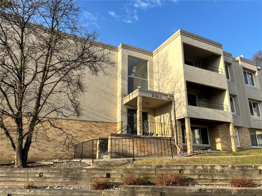 362 Elton Hills Drive NW #21 Rochester MN 55901 7041375 image1