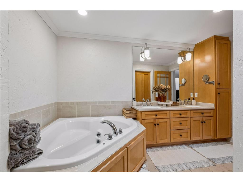 362 Ramsey Street Saint Paul MN 55102 7091299 image24