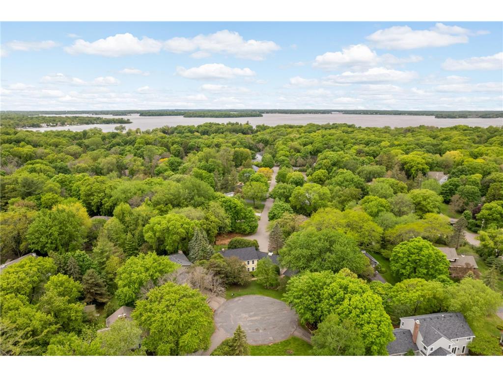 3620 James Avenue Deephaven MN 55391 7008452 image1