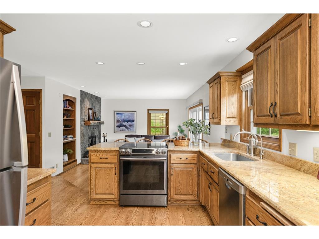 3620 James Avenue Deephaven MN 55391 7008452 image12