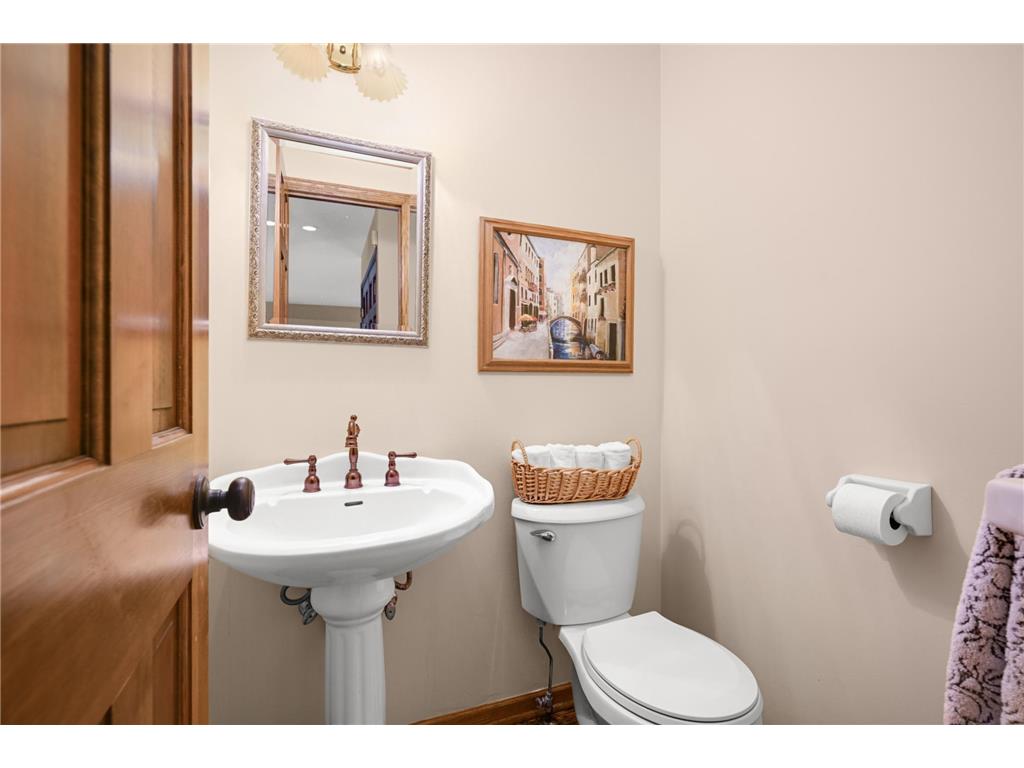 3620 James Avenue Deephaven MN 55391 7008452 image17