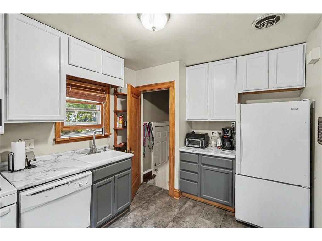 3623 Russell Avenue N Minneapolis MN 55412 7062940 image8