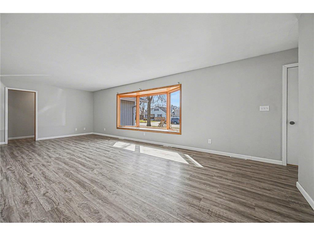 363 N Waterville Avenue Le Center MN 56057 7043866 image11