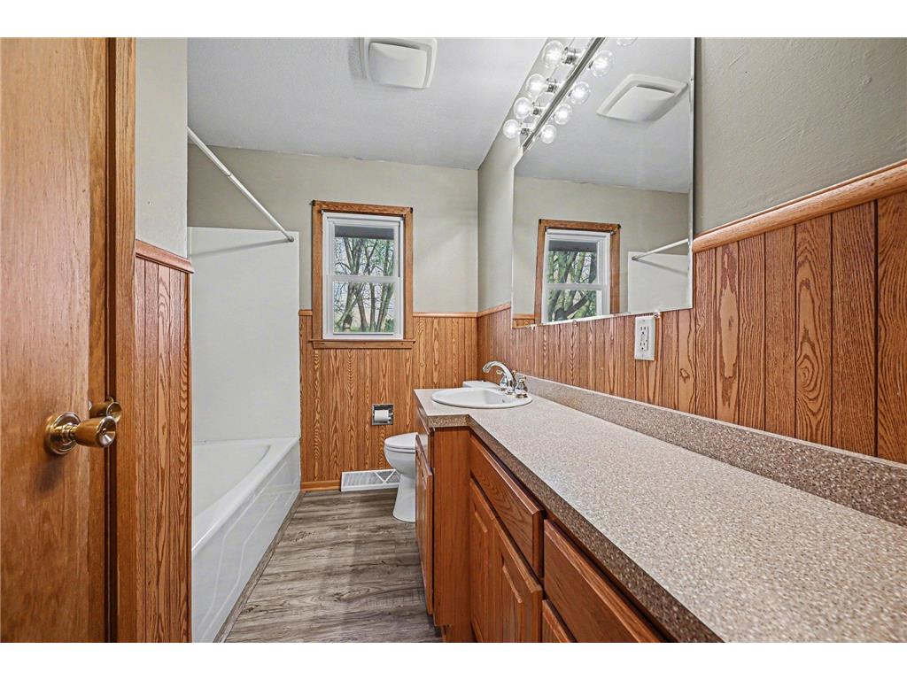 363 N Waterville Avenue Le Center MN 56057 7043866 image13