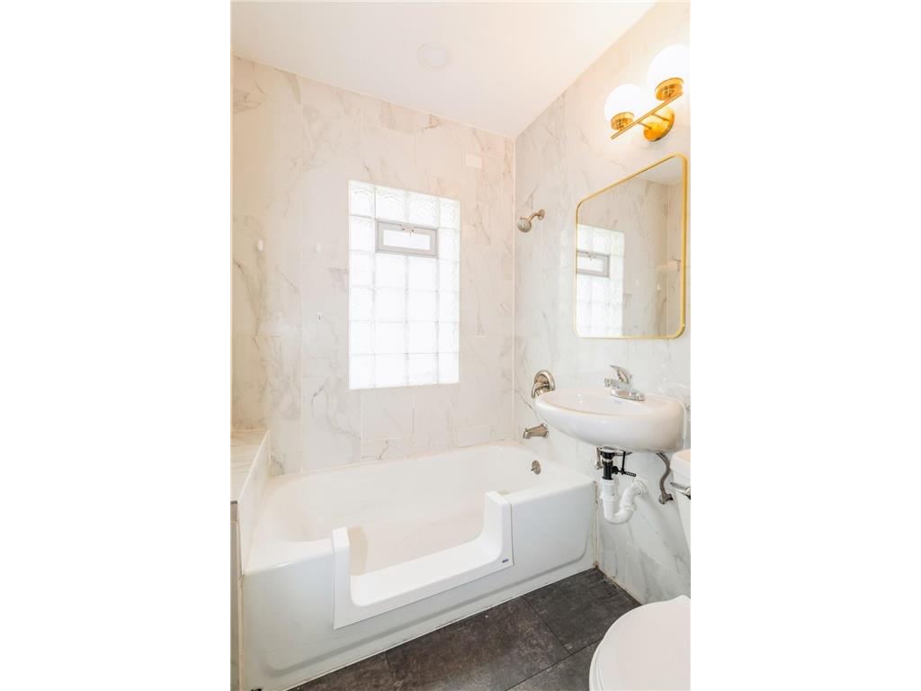 3631 Lyndale Avenue N Minneapolis MN 55412 6778681 image12