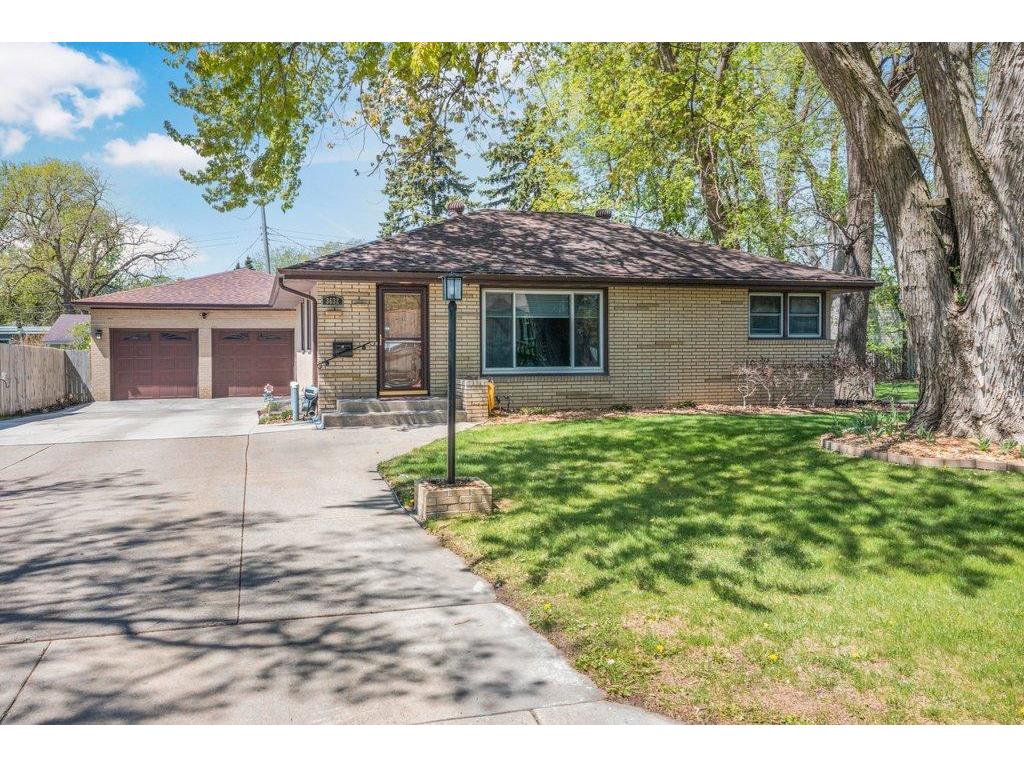 3632 Roosevelt Street NE Saint Anthony MN 55418 7070884 image32