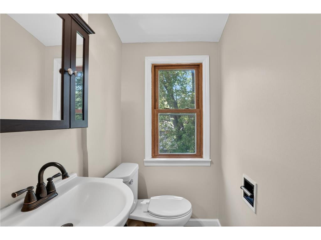 3633 Lowry Avenue N Robbinsdale MN 55422 7082011 image11