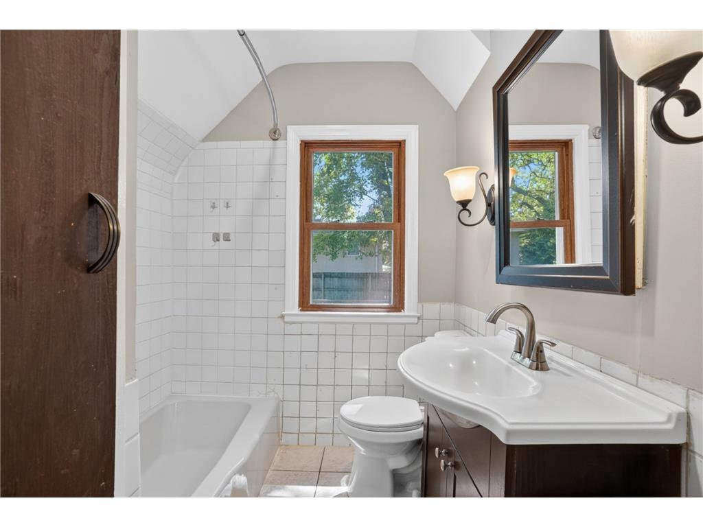 3633 Lowry Avenue N Robbinsdale MN 55422 7082011 image8
