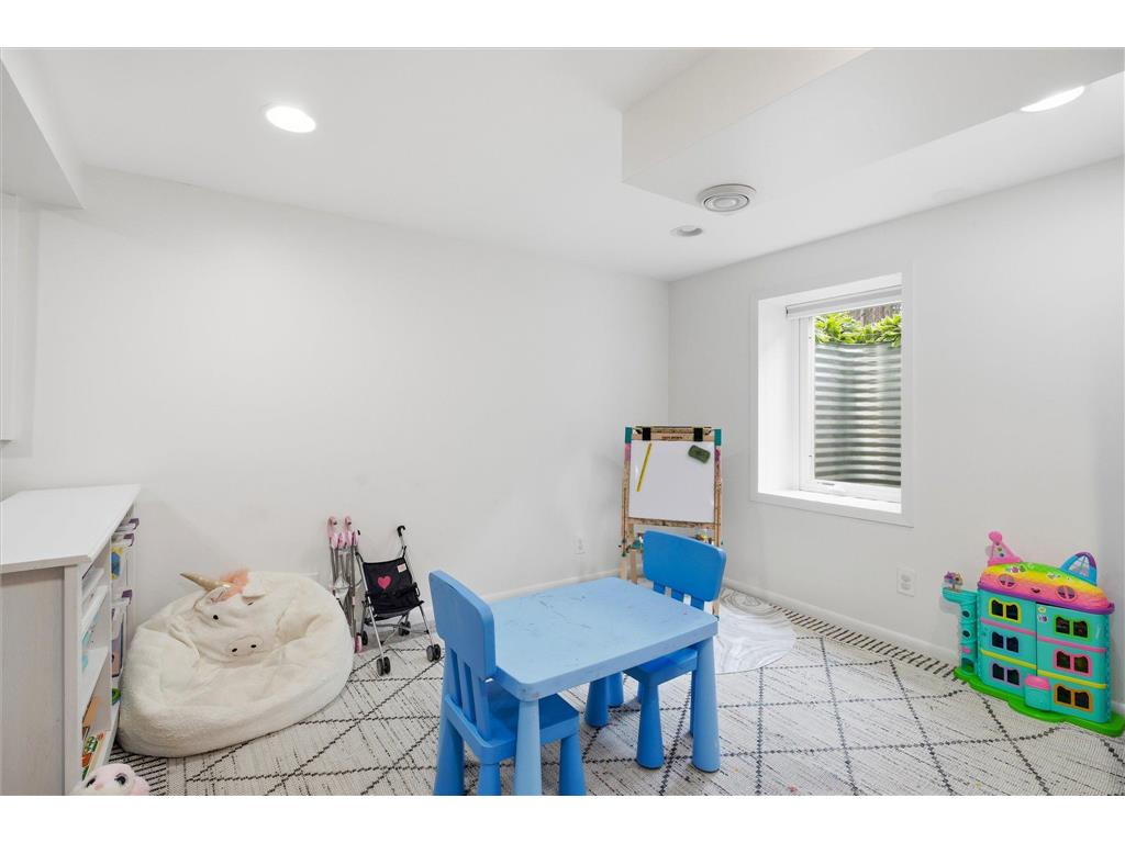 3644 Hubbard Avenue N Robbinsdale MN 55422 7072873 image32