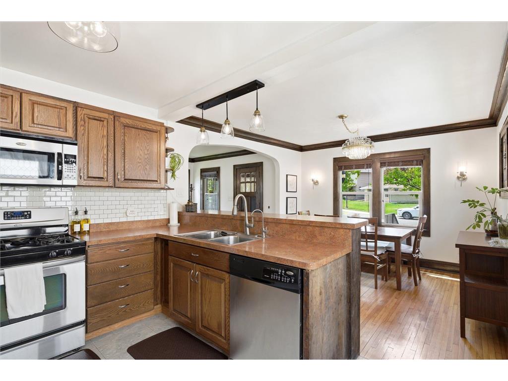 3644 Hubbard Avenue N Robbinsdale MN 55422 7072873 image4