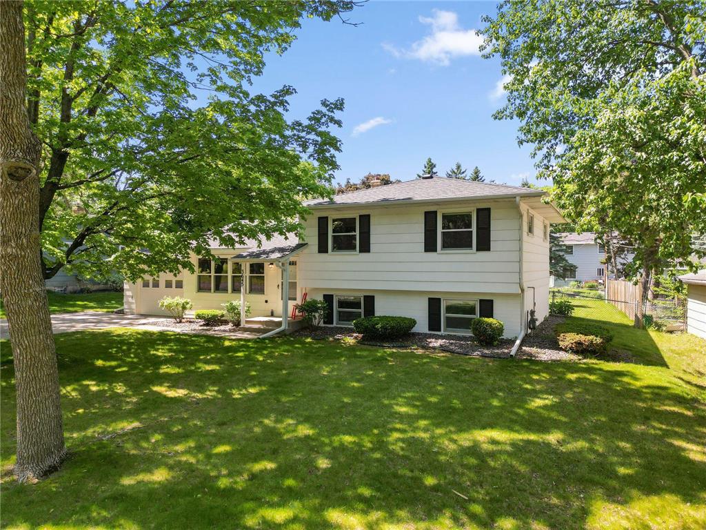 3645 Rolling View Drive White Bear Lake MN 55110 7080549 image1