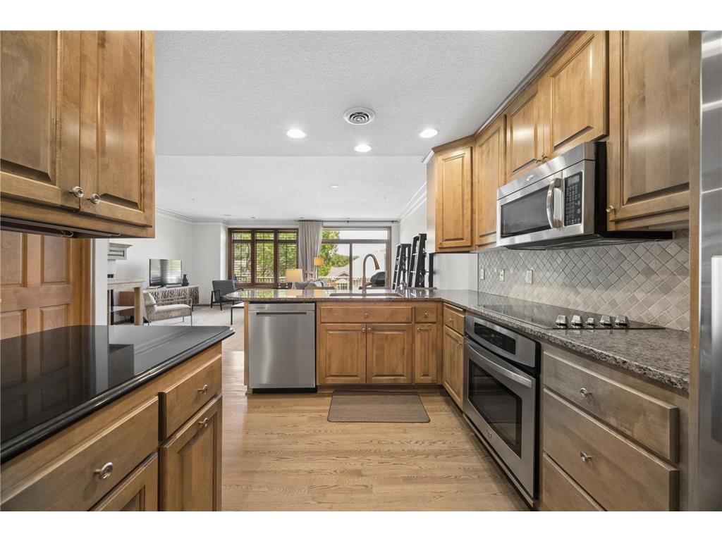 365 Willoughby Way W Minnetonka MN 55305 7081765 image16