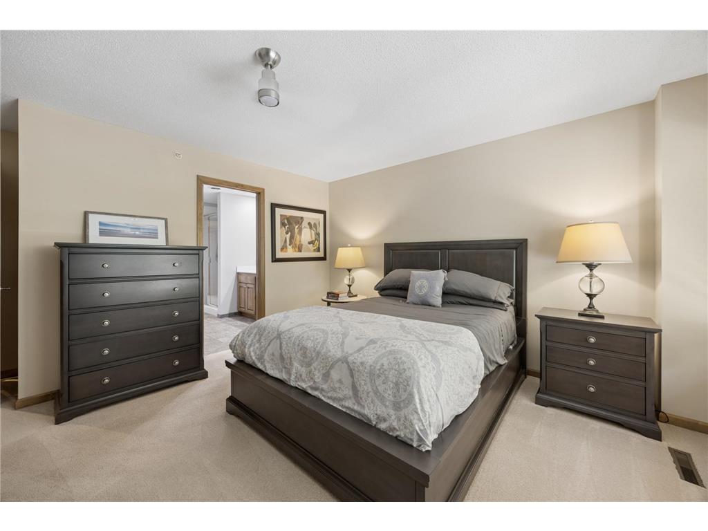 365 Willoughby Way W Minnetonka MN 55305 7081765 image20