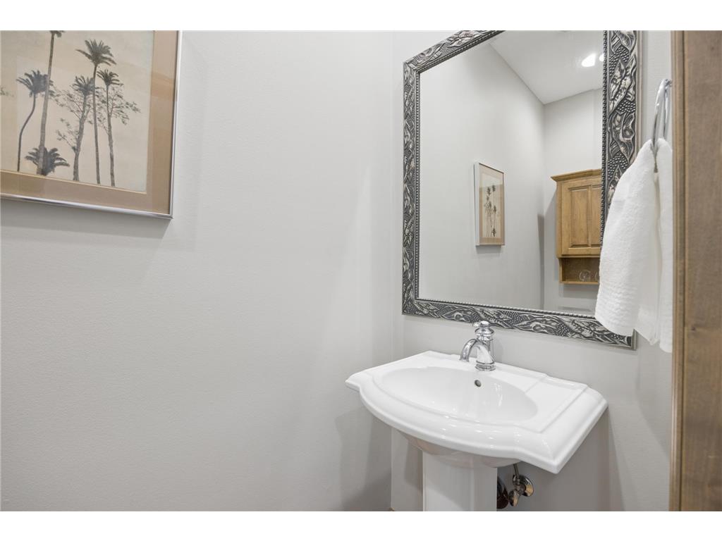 365 Willoughby Way W Minnetonka MN 55305 7081765 image30