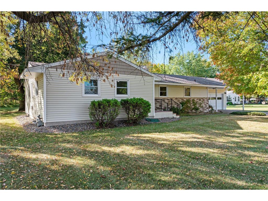 3652 413th Avenue NE Braham MN 55006 6606991 image1