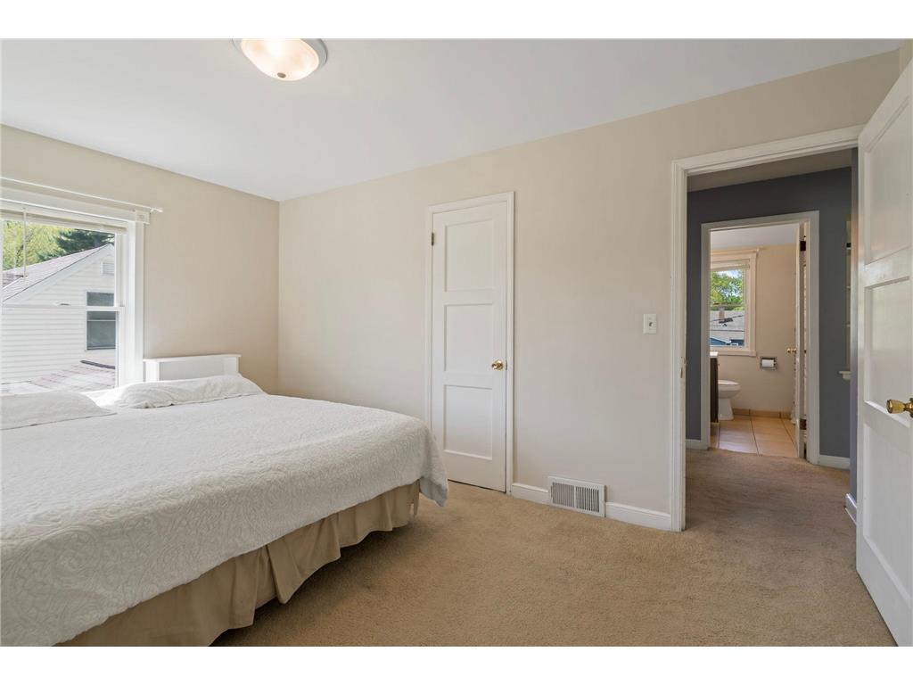 3653 Lee Avenue N Robbinsdale MN 55422 7069811 image16
