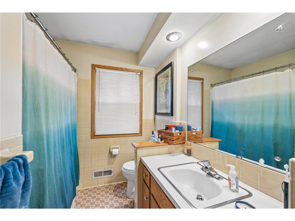 3658 Pierce Street NE Minneapolis MN 55418 7044871 image14