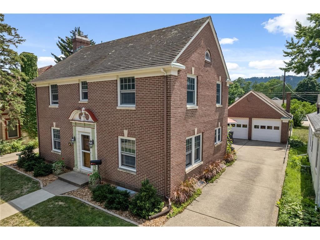 367 E King (9th) Street Winona MN 55987 6768249 image1