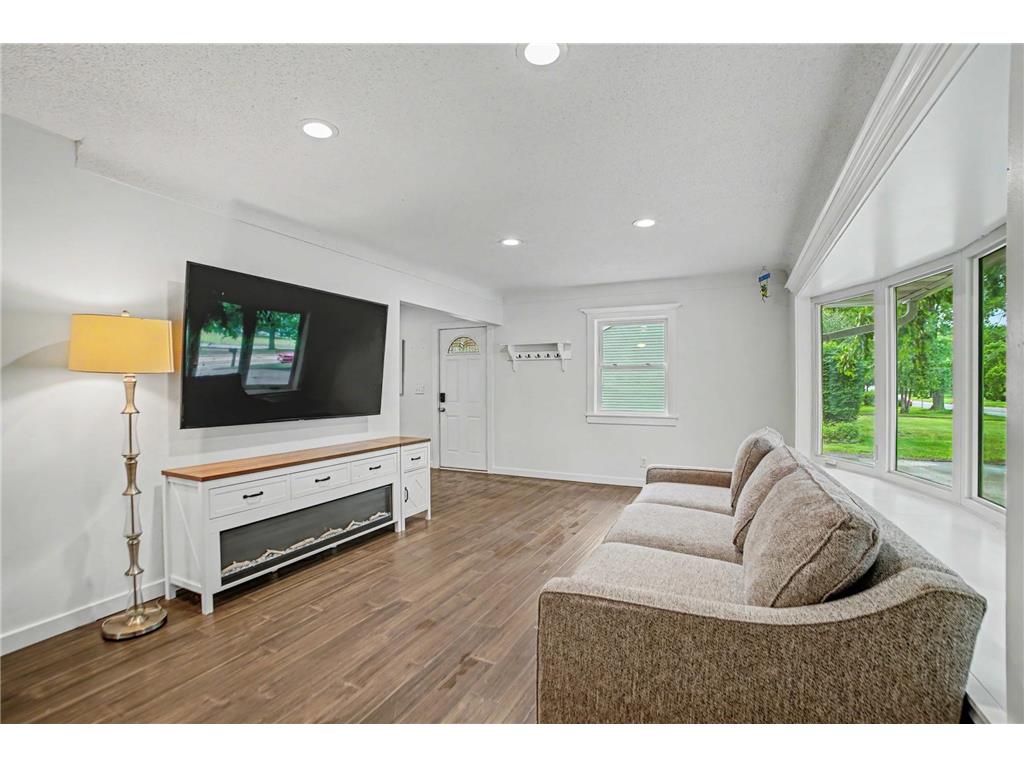 3674 Mcknight Road N White Bear Lake MN 55110 7102883 image2