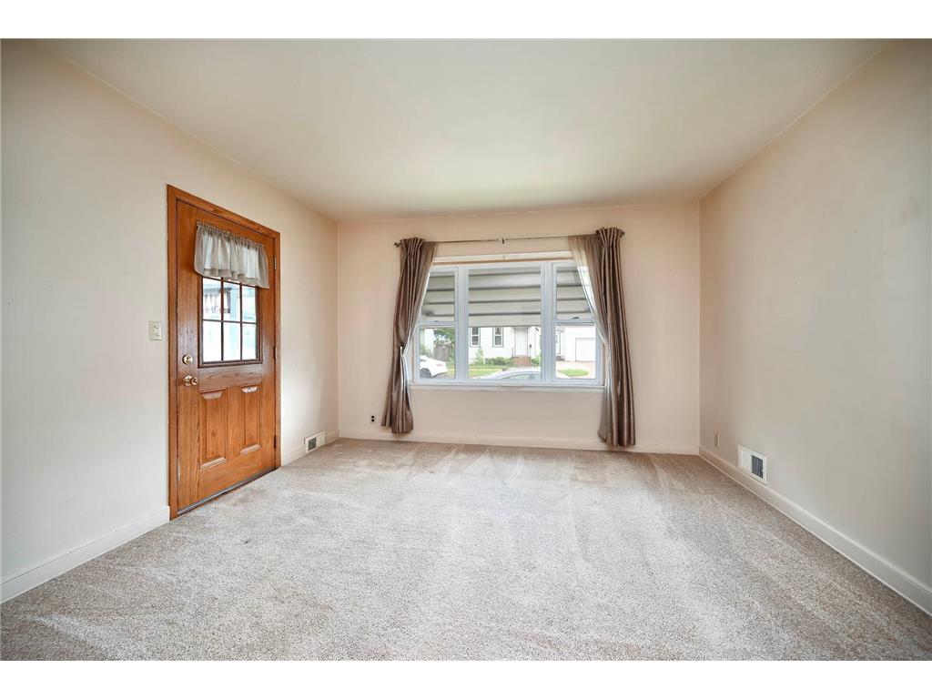 368 W Sarnia Street Winona MN 55987 7090656 image3