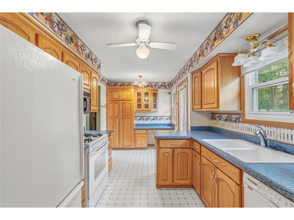 3687 Arcade Street N Vadnais Heights MN 55127 7086959 image12