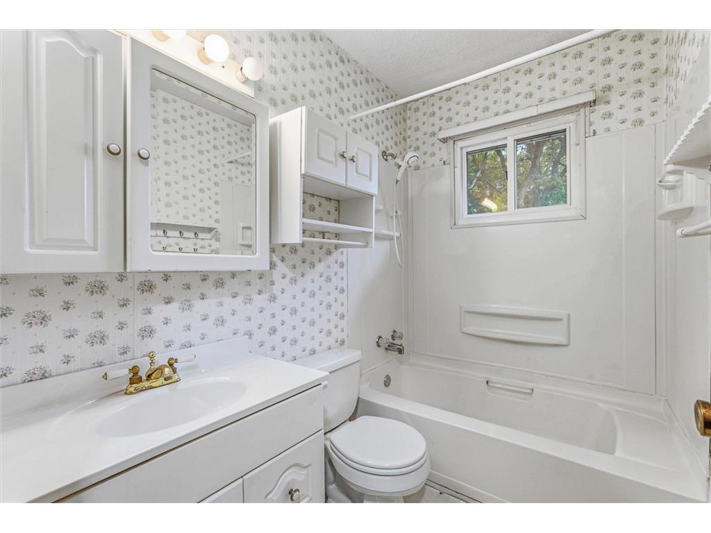 3687 Arcade Street N Vadnais Heights MN 55127 7086959 image17