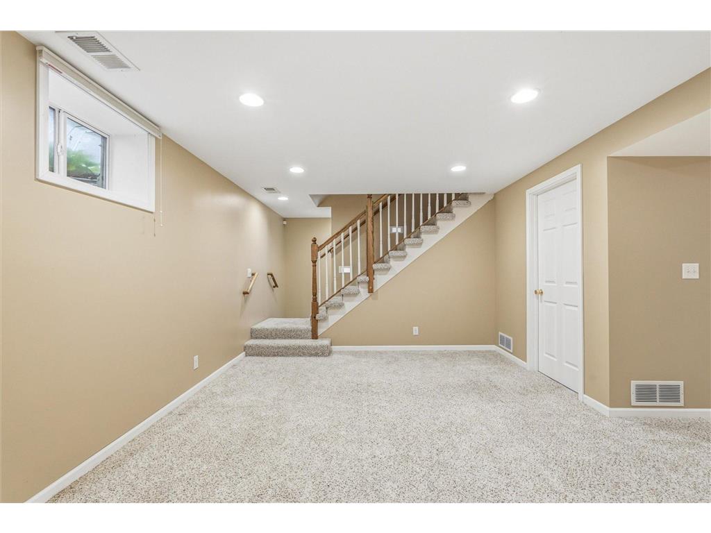 3687 Arcade Street N Vadnais Heights MN 55127 7086959 image28