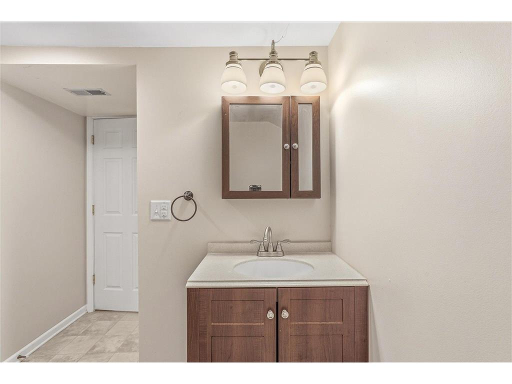 3687 Arcade Street N Vadnais Heights MN 55127 7086959 image36