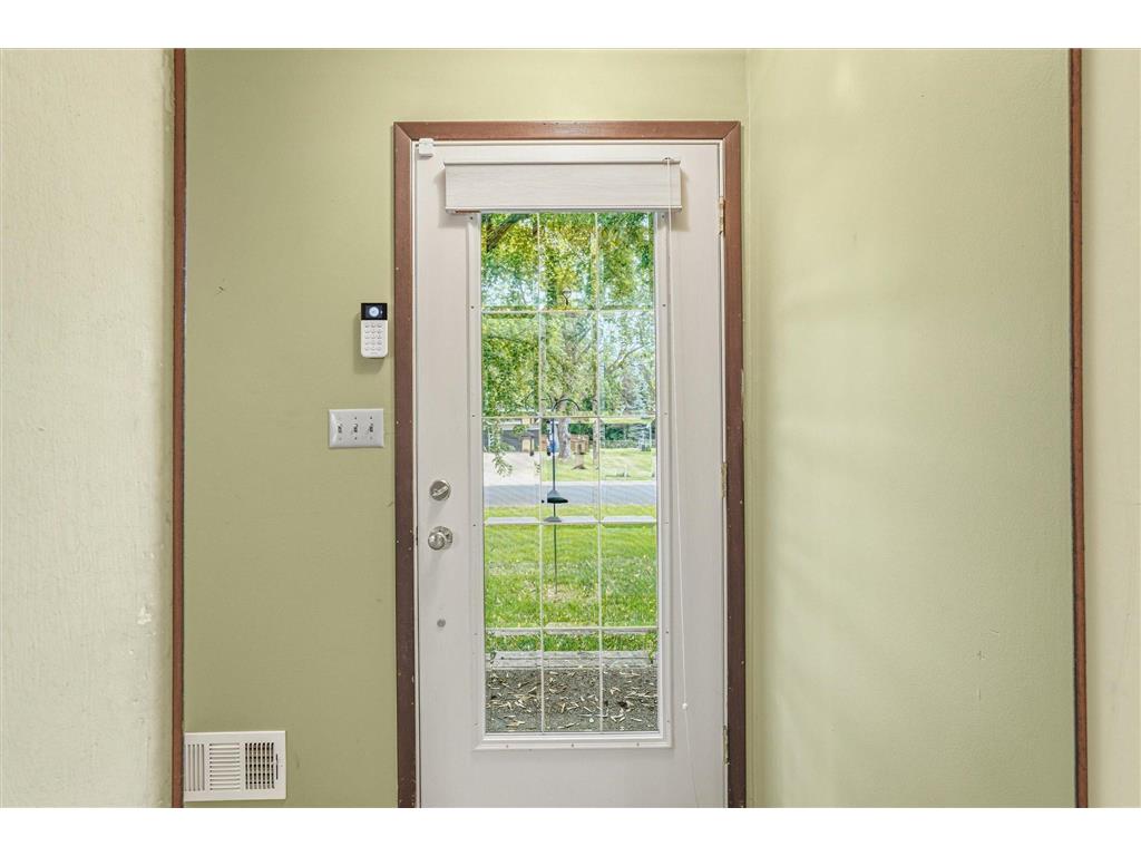 3687 Arcade Street N Vadnais Heights MN 55127 7086959 image6