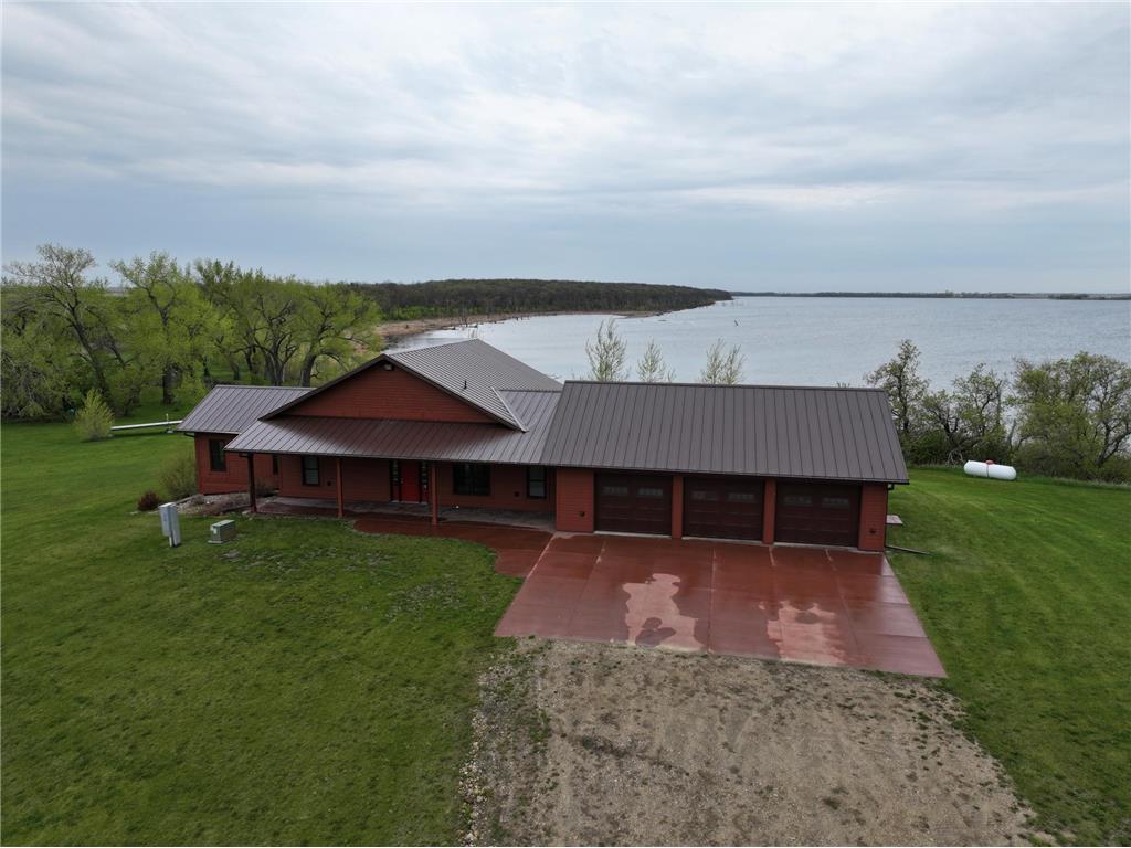 3690 93rd Ave NE Devils Lake ND 58327 - Devils 6547725 image1