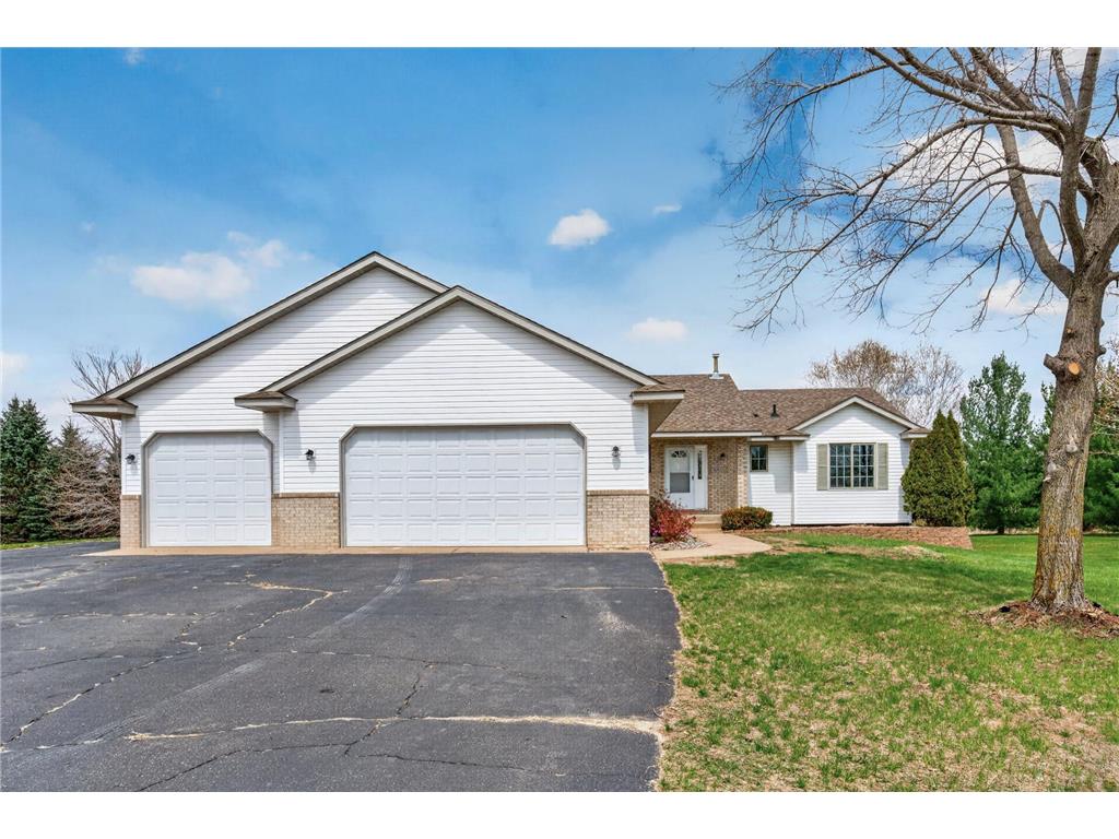 36921 Elk Avenue North Branch MN 55056 7064939 image1
