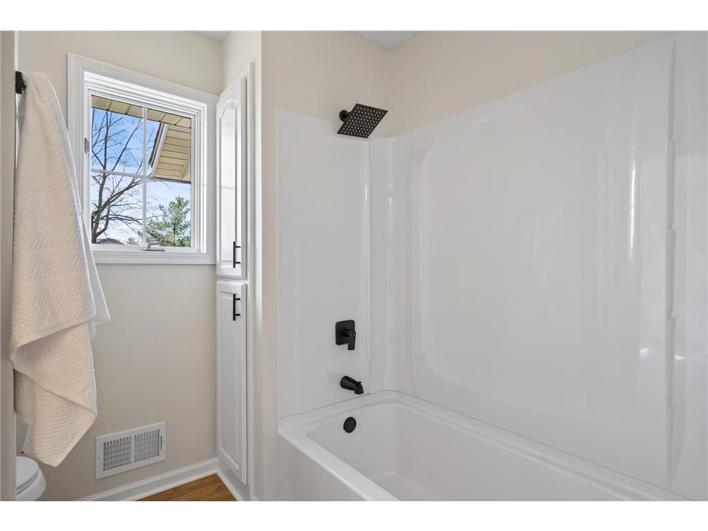 36921 Elk Avenue North Branch MN 55056 7064939 image27