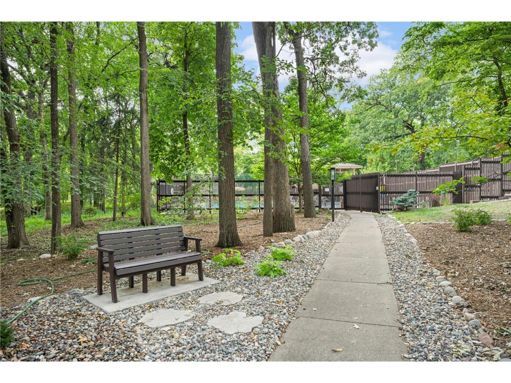 37 Birnamwood Drive Burnsville MN 55337 6824278 image46