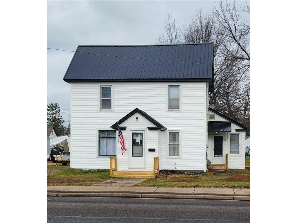 37 E Division Avenue Barron WI 54812 6629776 image1
