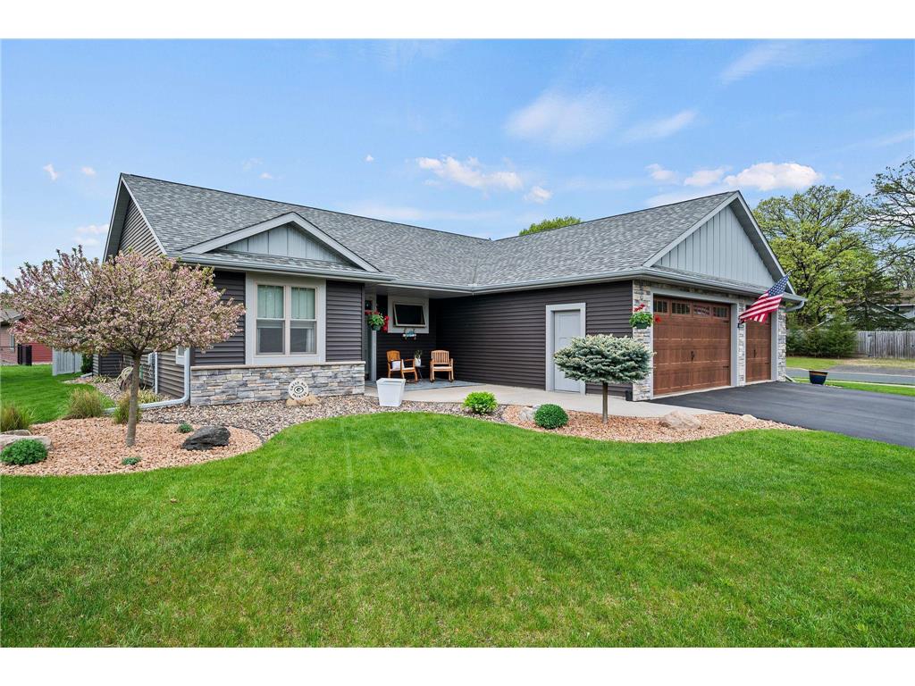 370 Kamloops Place River Falls WI 54022 6536541 image1