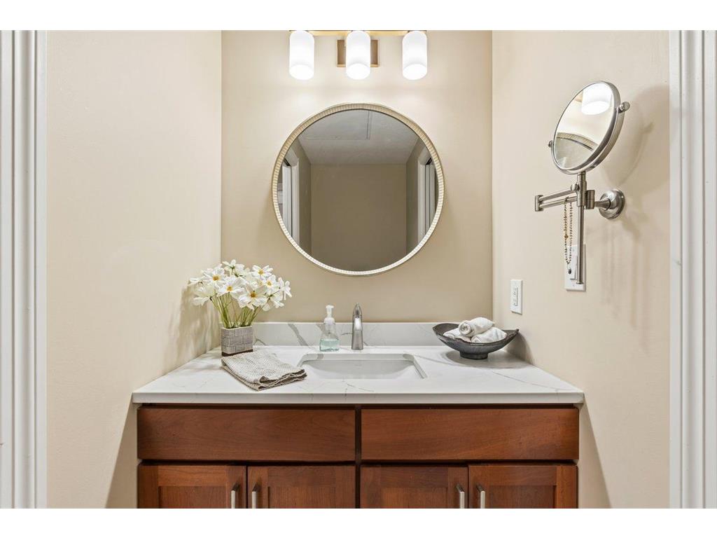 370 Marshall Avenue #102 Saint Paul MN 55102 7109338 image20