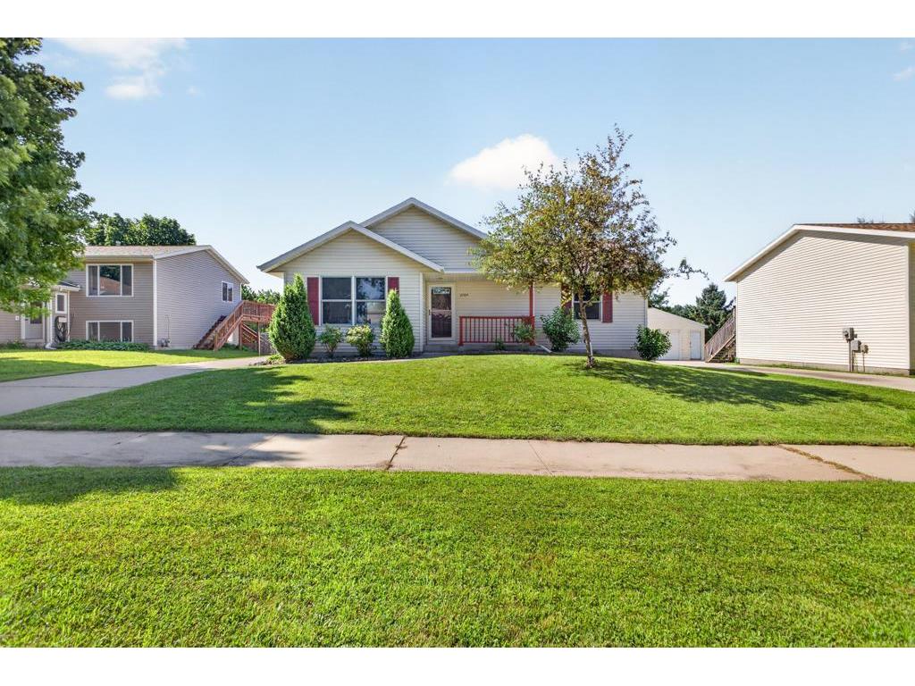 3704 Strathmore Lane SE Rochester MN 55904 7108549 image1