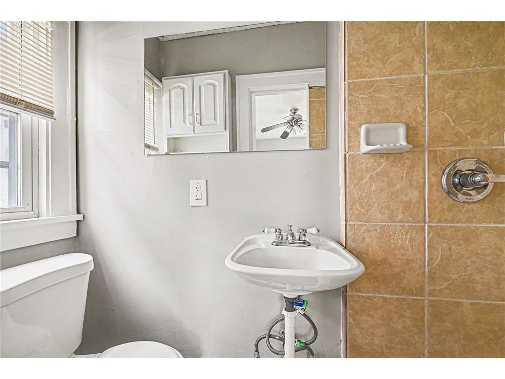 3706 Penn Avenue N Minneapolis MN 55412 7060902 image14