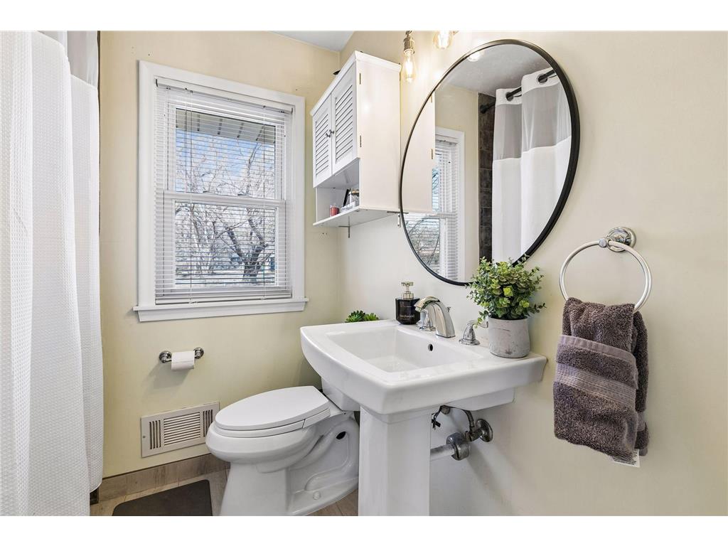 3708 W Old Shakopee Road Bloomington MN 55431 7043303 image13