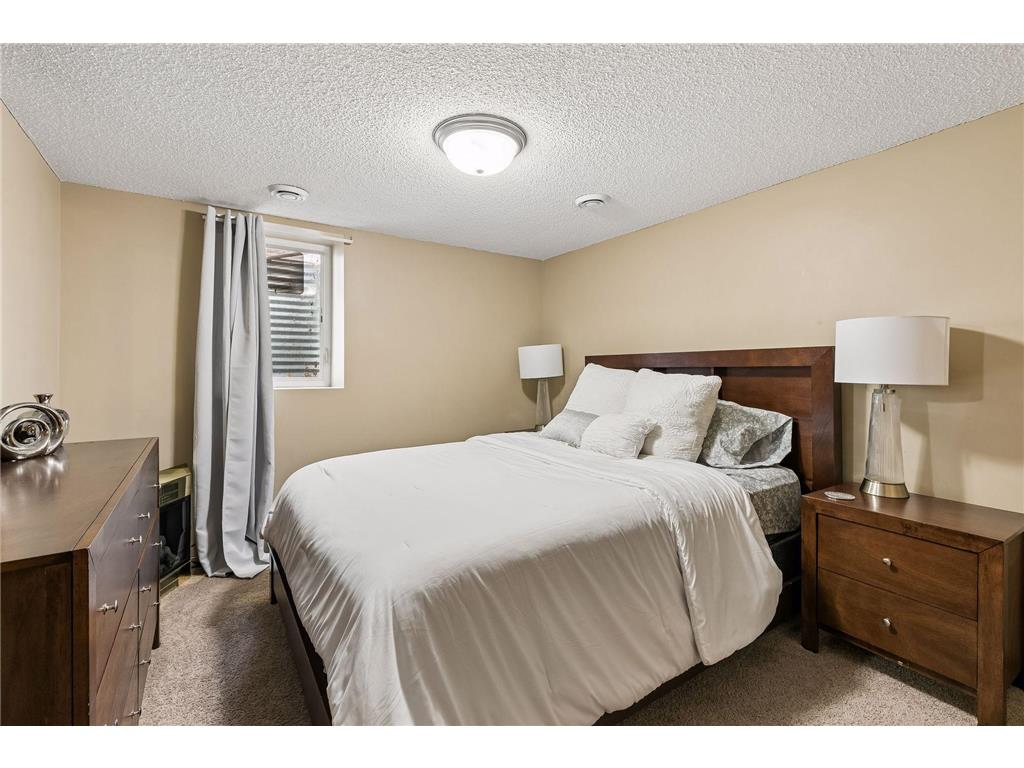 3708 W Old Shakopee Road Bloomington MN 55431 7043303 image17