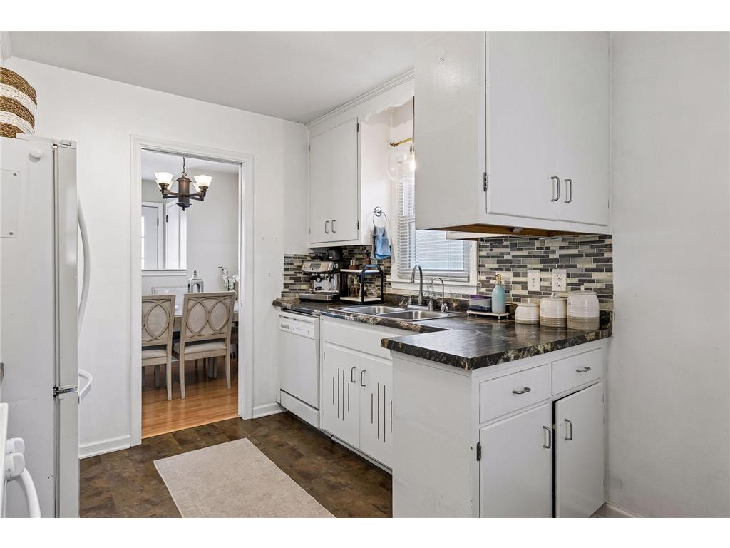 3708 W Old Shakopee Road Bloomington MN 55431 7043303 image8