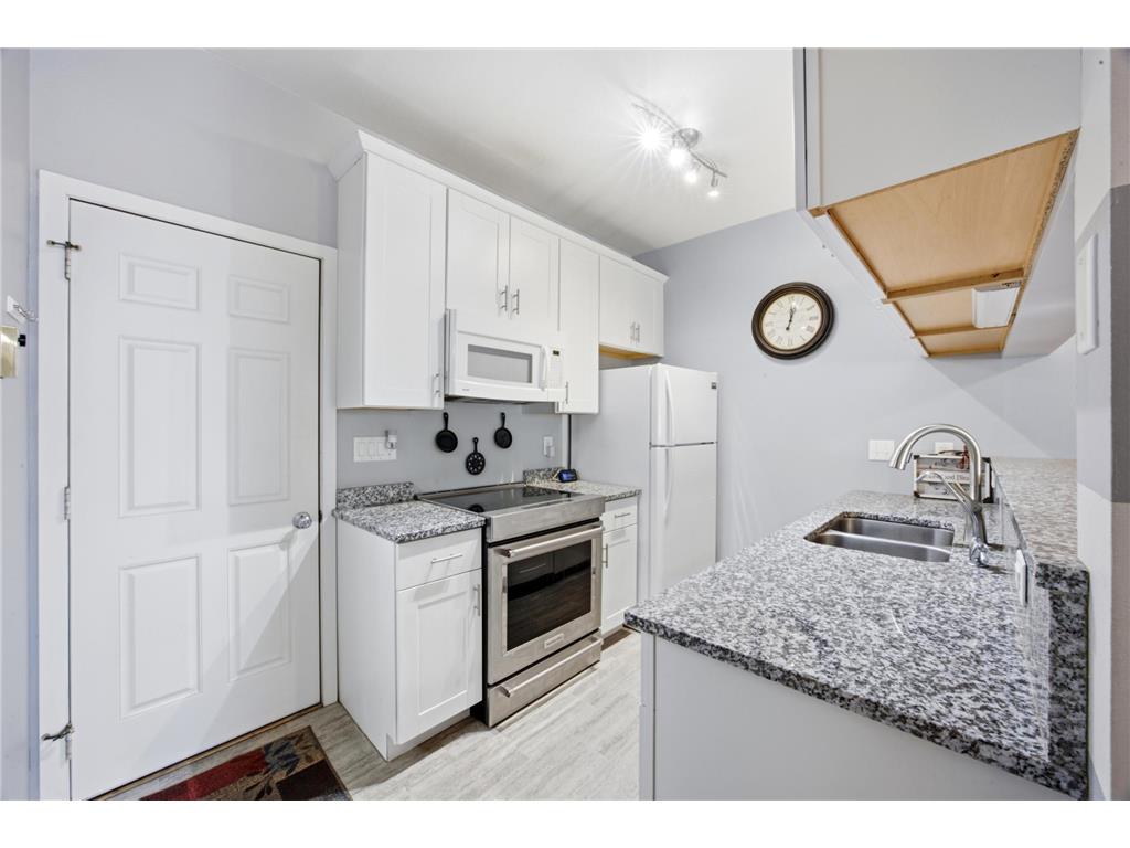 3709 10th Street N #D Fargo ND 58102 7105712 image8