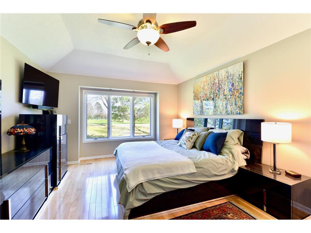 3711 Village Court Woodbury MN 55125 7059974 image13