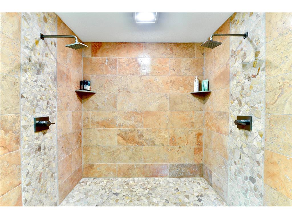 3711 Village Court Woodbury MN 55125 7059974 image15