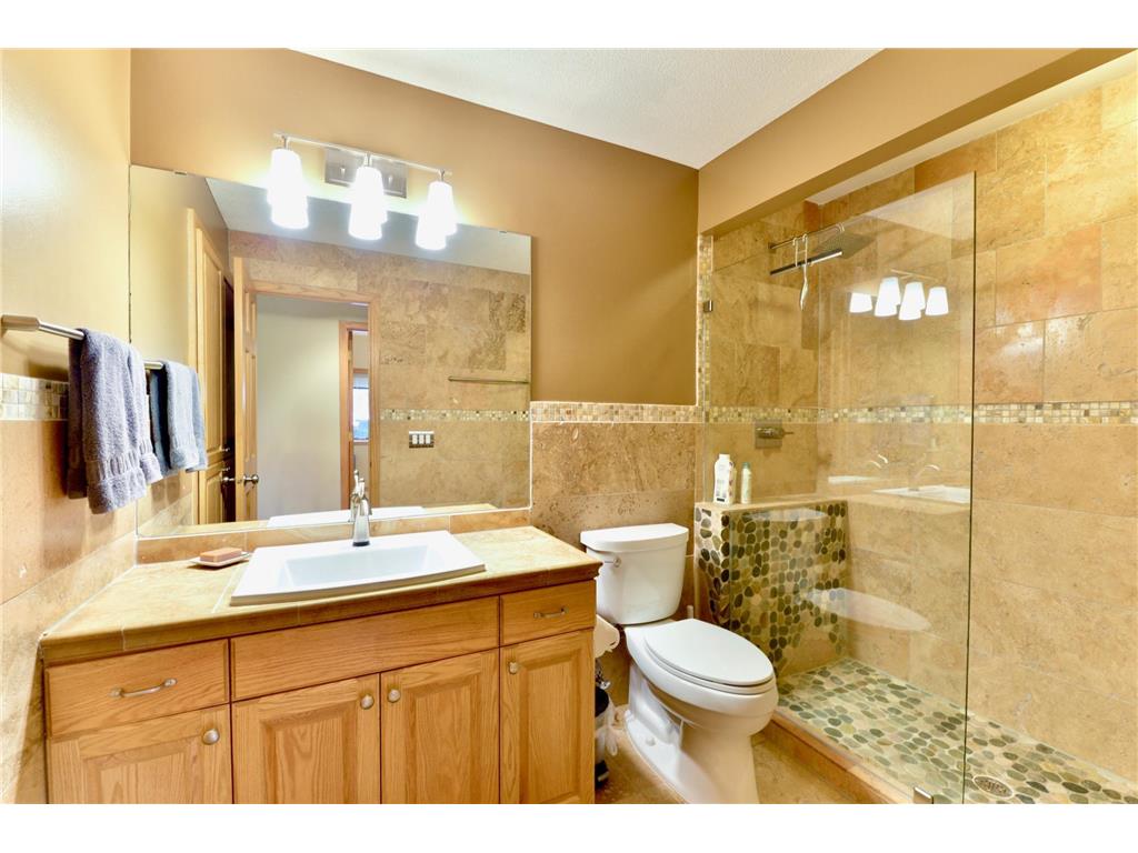 3711 Village Court Woodbury MN 55125 7059974 image20