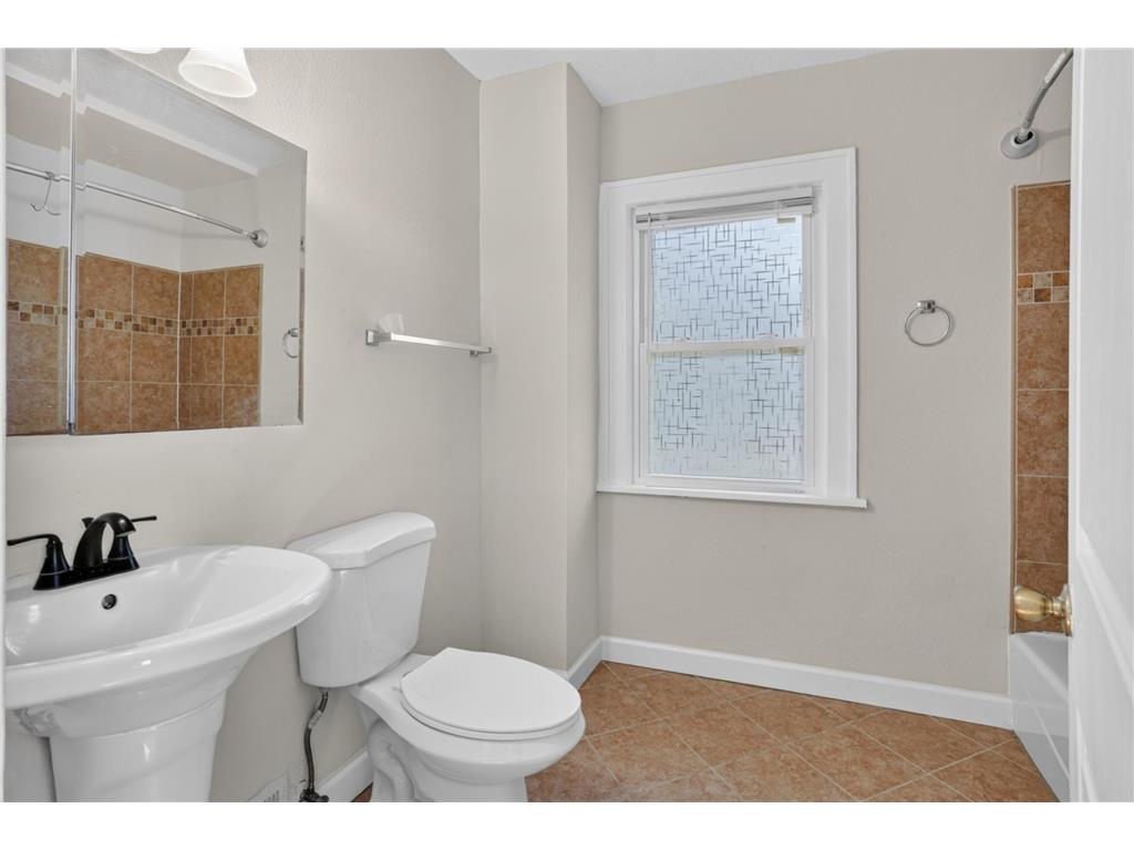 3714 Oliver Avenue N Minneapolis MN 55412 7108220 image16