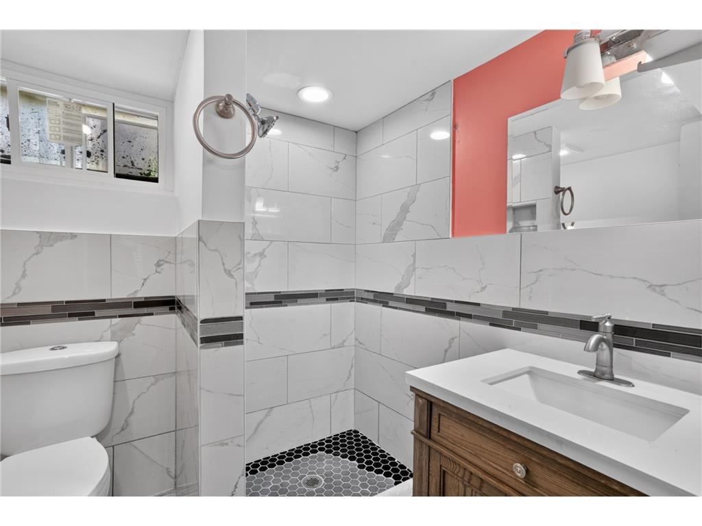 3714 Oliver Avenue N Minneapolis MN 55412 7108220 image24