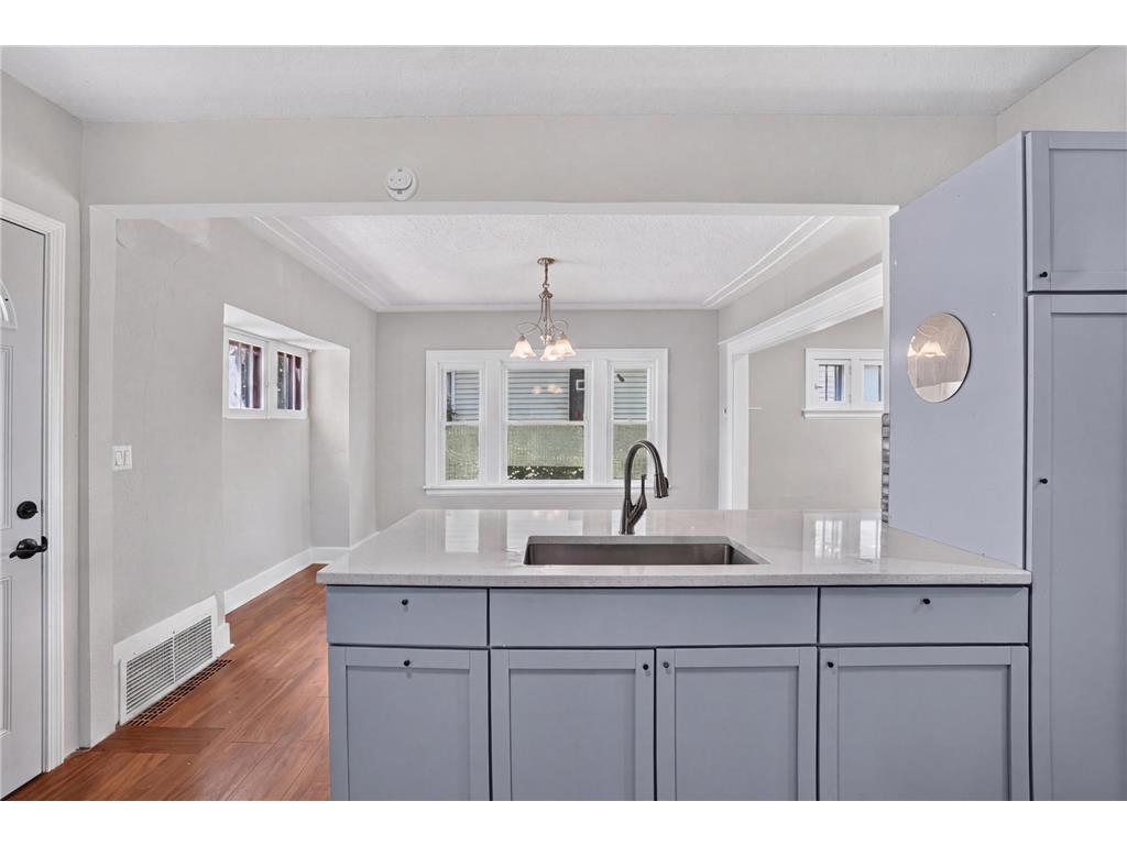 3714 Oliver Avenue N Minneapolis MN 55412 7108220 image7