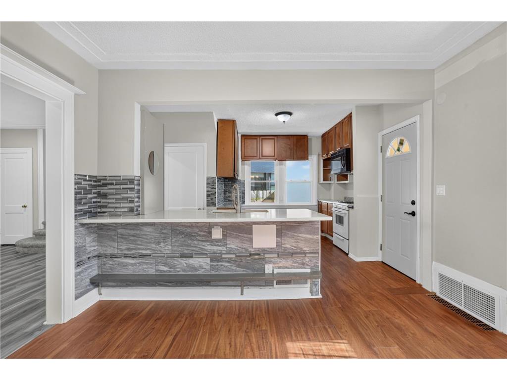 3714 Oliver Avenue N Minneapolis MN 55412 7108220 image9