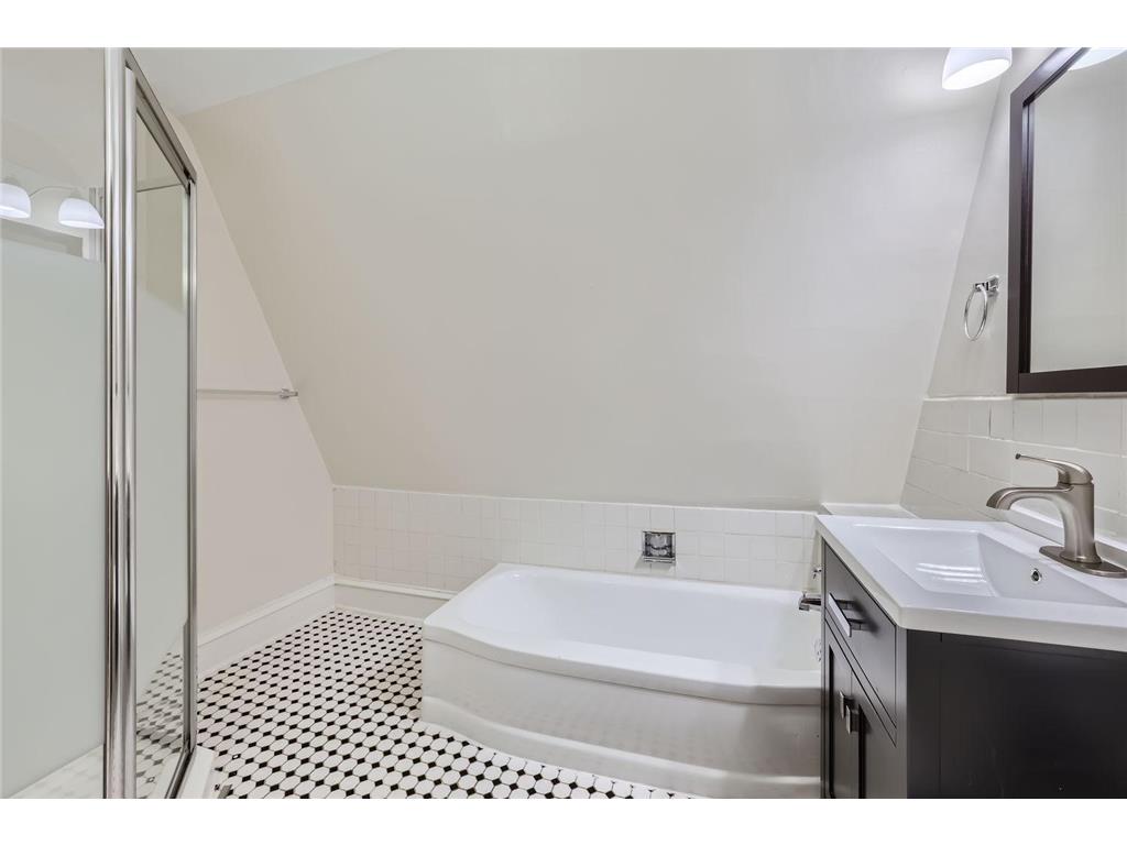 3715 Lyndale Avenue N Minneapolis MN 55412 6704216 image21